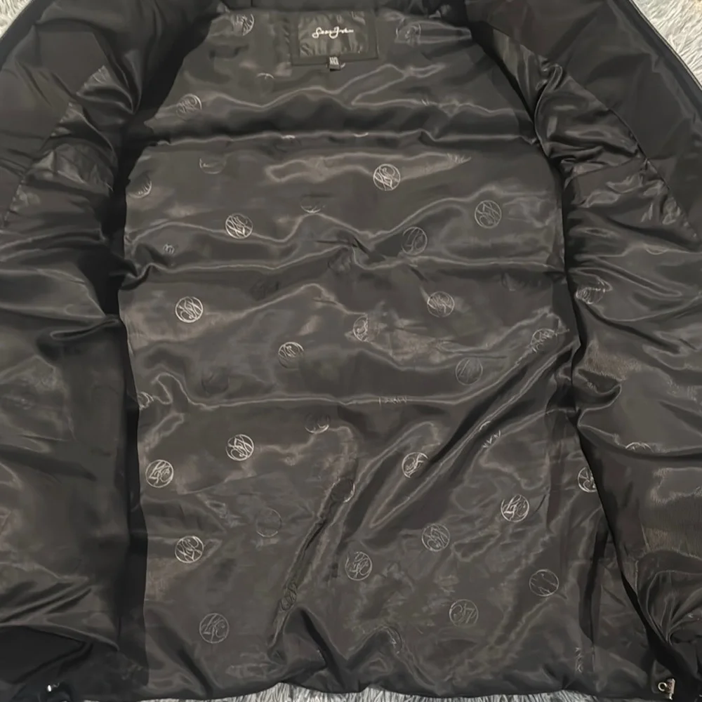 Sean John Black Quilted Vest for Winter